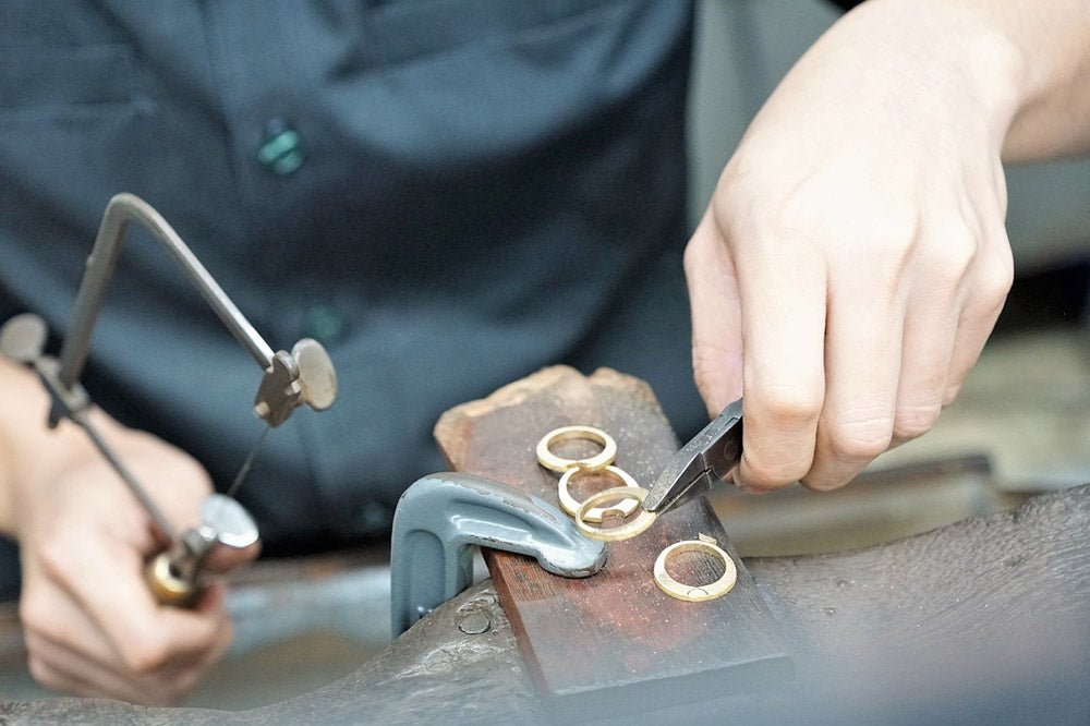 How Do Artisan Jewelers Create Their Pieces? - KMJ