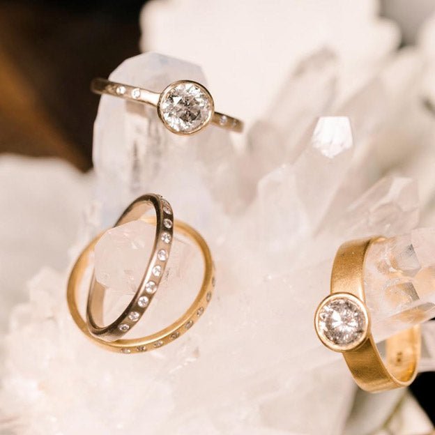 What is the Difference Between an Engagement Ring and a Wedding Ring? - KMJ
