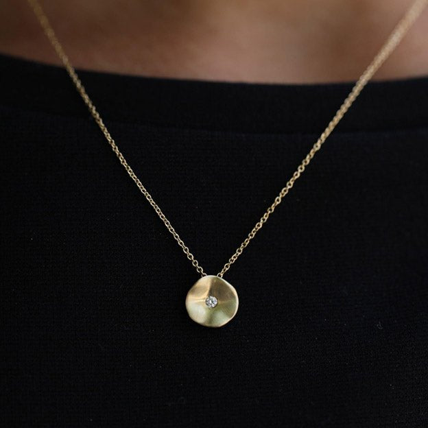 Why is Minimalist Jewelry So Popular? - KMJ