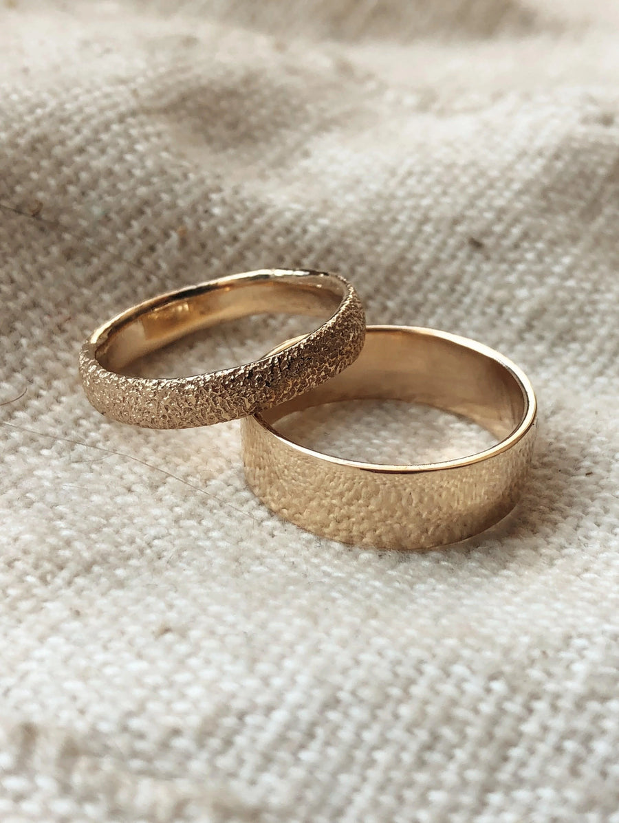 Textured Coyote Band - 14k Gold