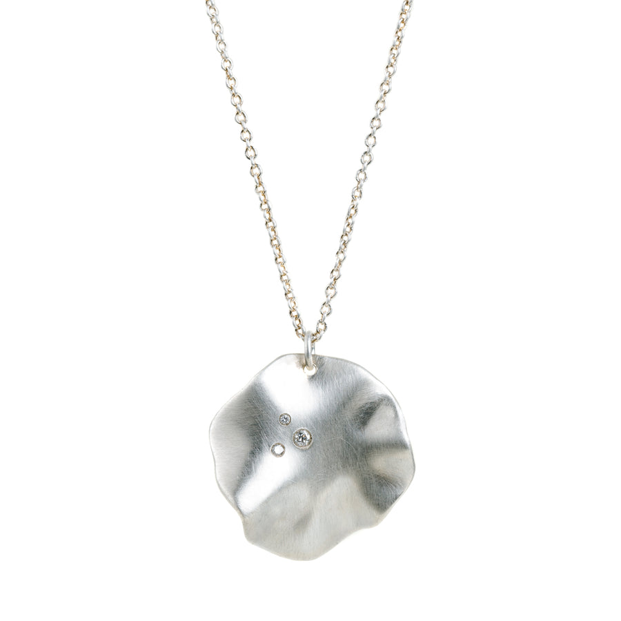 Round Ruffle Necklace In Silver