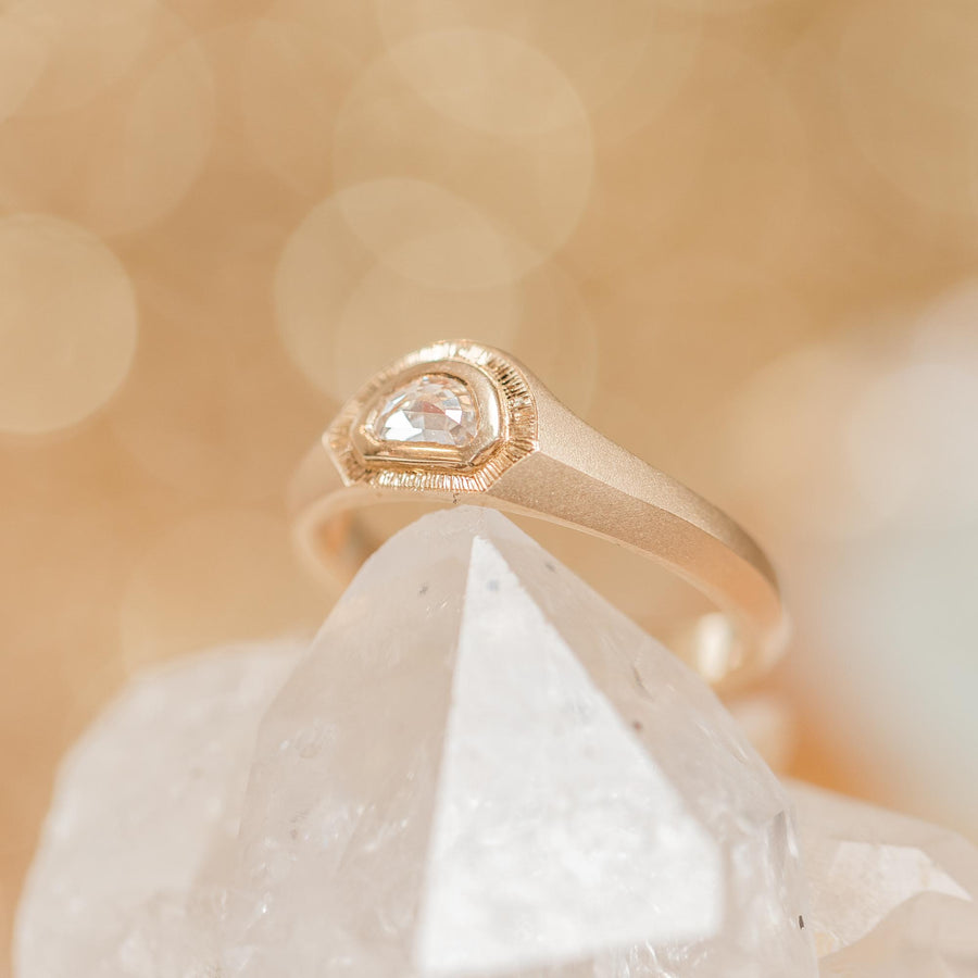 Nolita Ring - 18k Gold + Diamond