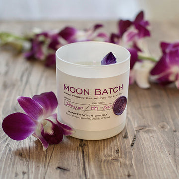 Lunar Twilight Blend Soy Candle: Exotic notes of Sweet Cream, Jasmine, Orchid & Musk