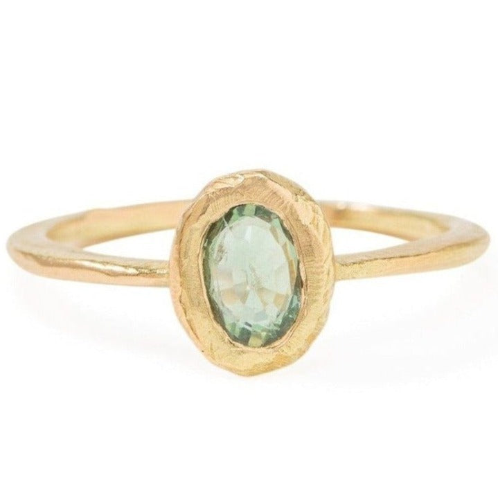 Oval Green Sapphire Ring - 18 KT