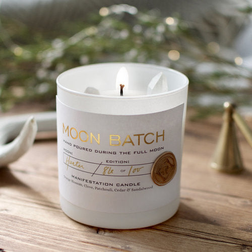 Full Moon Blend Soy Candle: Light notes of orange blossom, clove, cedar, patchouli and sandalwood