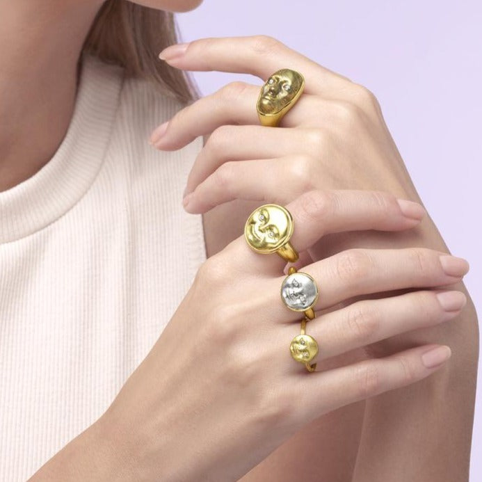 Small Moonface Ring - 18k Gold + Diamonds